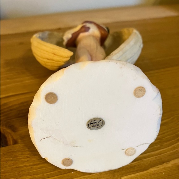 African American angel with child ceramic figurine - Picture 6 of 7